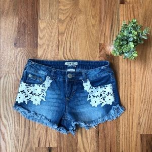 Detailed Darling Shorts